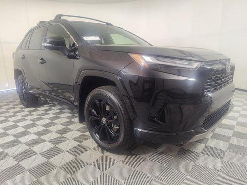 2025 Toyota RAV4 Hybrid SE
