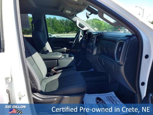 Photo 5 of 18 of 2020 Chevrolet Silverado 1500 LT