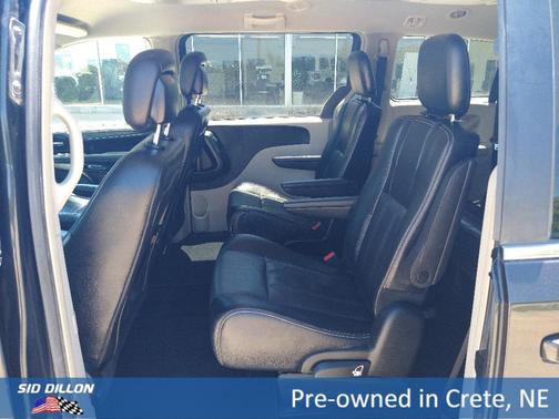 2015 Chrysler Town & Country LX