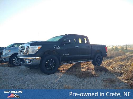 2017 Nissan Titan SV