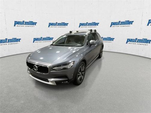 2017 Volvo V90 Cross Country T6