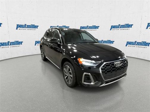 2022 Audi Q5 45 S line Premium Plus