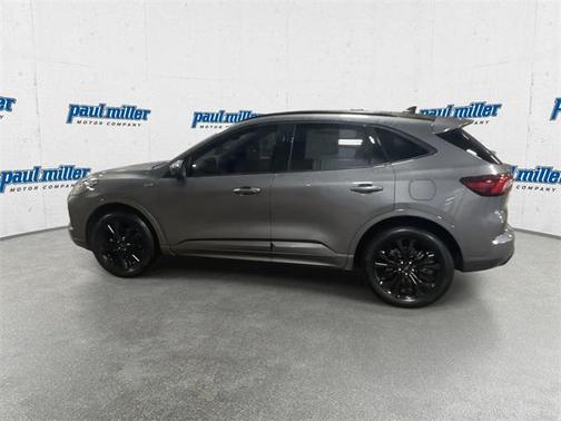 2024 Ford Escape ST-Line Elite