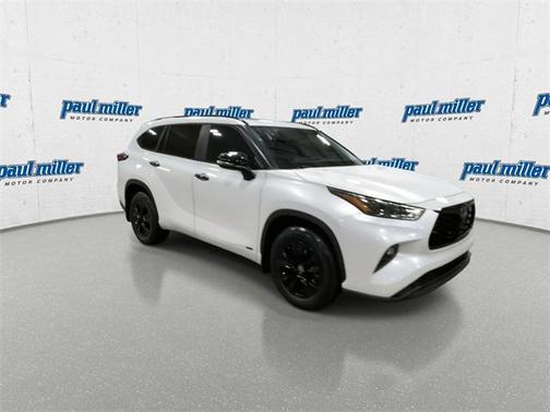 2024 Toyota Highlander Hybrid XLE