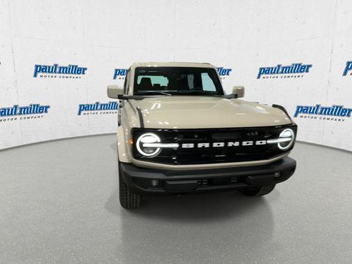 Desert Sand 2026 Ford Bronco Outer Banks