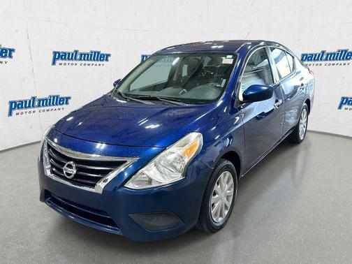 Deep Blue Pearl 2018 Nissan Versa 1.6 SV