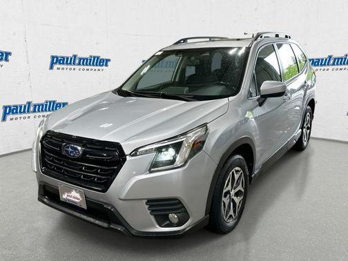 Ice Silver Metallic 2023 Subaru Forester Premium