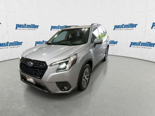 Ice Silver Metallic 2023 Subaru Forester Premium