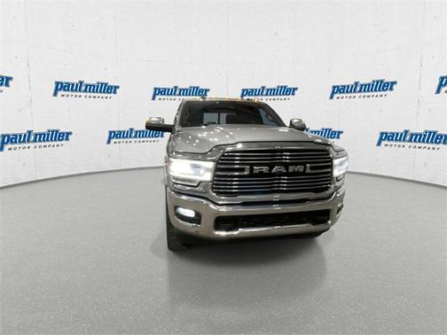 2020 RAM 2500 Laramie Crew Cab 4X4 6'4' Box