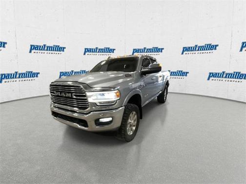 2020 RAM 2500 Laramie Crew Cab 4X4 6'4' Box