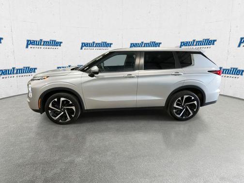 Alloy Silver Metallic 2022 Mitsubishi Outlander ES 2.5 S-AWC