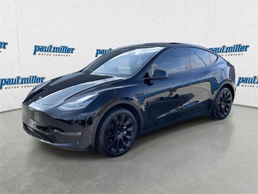 2022 Tesla Model Y Long Range Dual Motor All-Wheel Drive