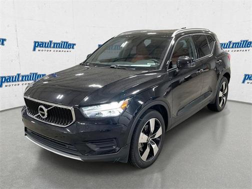 2020 Volvo XC40 T5 Momentum