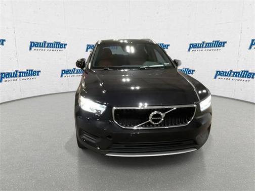 2020 Volvo XC40 T5 Momentum