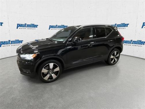 2020 Volvo XC40 T5 Momentum