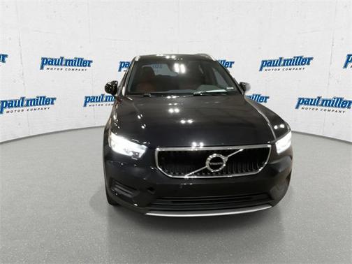 2020 Volvo XC40 T5 Momentum