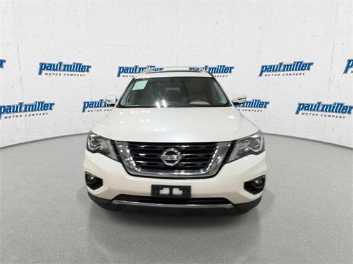 2017 Nissan Pathfinder Platinum