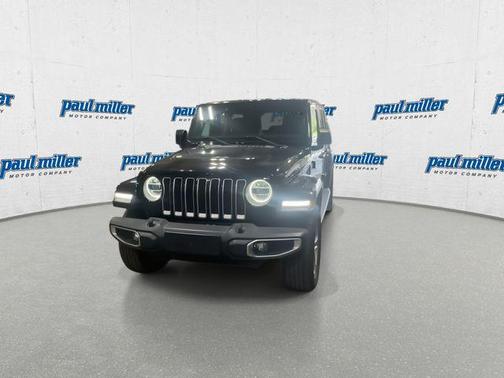 Black Clearcoat 2018 Jeep Wrangler Unlimited Sahara