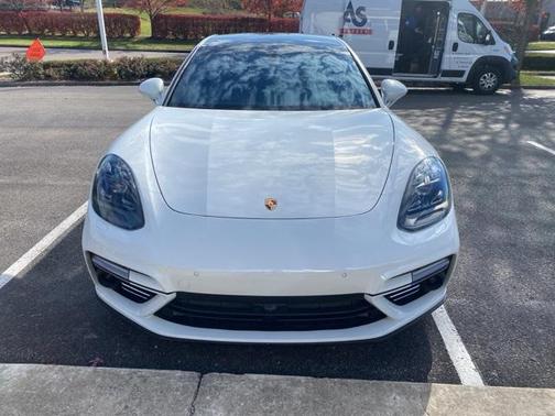 2018 Porsche Panamera Turbo Executive