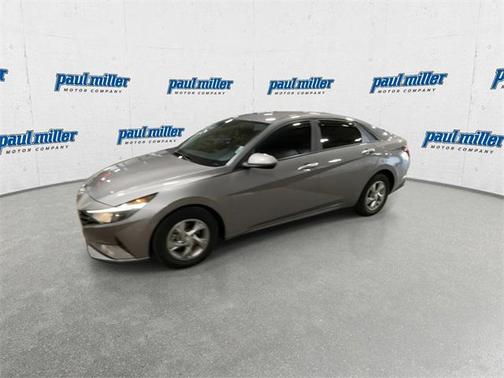 2022 Hyundai ELANTRA SE