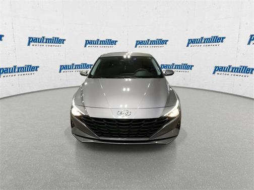 2022 Hyundai ELANTRA SE