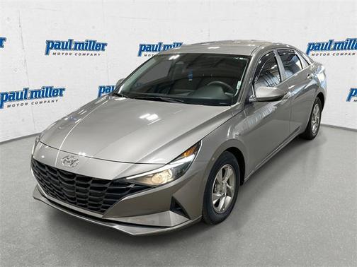 2022 Hyundai ELANTRA SE