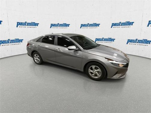 2022 Hyundai ELANTRA SE