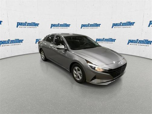 2022 Hyundai ELANTRA SE