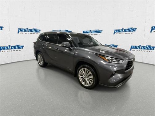 2025 Toyota Highlander Hybrid Platinum