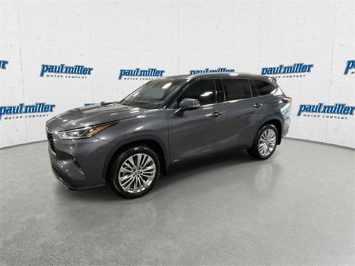 2025 Toyota Highlander Hybrid Platinum