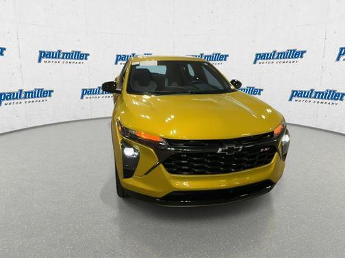 Nitro Yellow Metallic 2024 Chevrolet Trax FWD 1RS