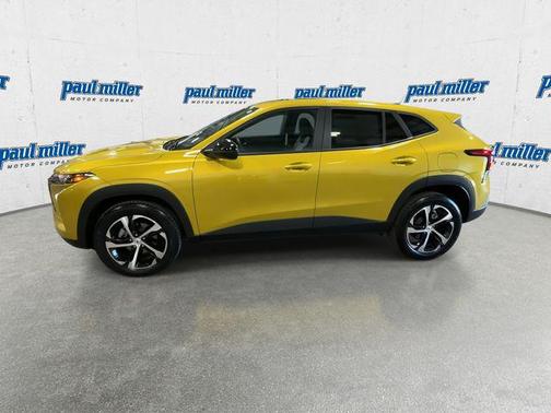 Nitro Yellow Metallic 2024 Chevrolet Trax FWD 1RS