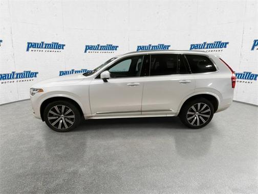 2023 Volvo XC90 B5 Plus