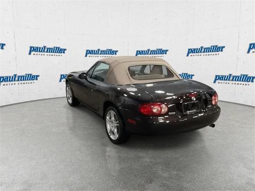 2004 Mazda MX-5 Miata LS