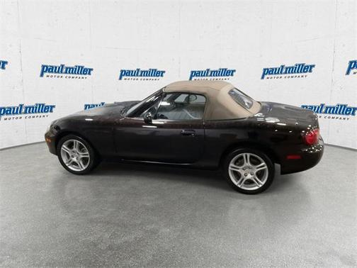 2004 Mazda MX-5 Miata LS