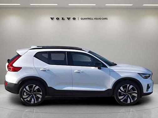 2025 Volvo XC40 Plus