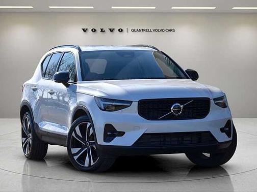 2025 Volvo XC40 Plus