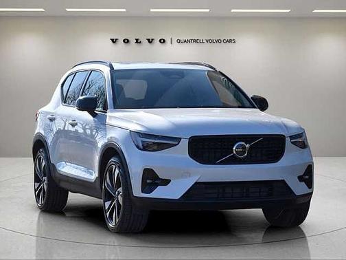 2025 Volvo XC40 Plus