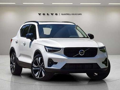 2025 Volvo XC40 Plus