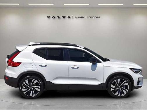 2025 Volvo XC40 Plus