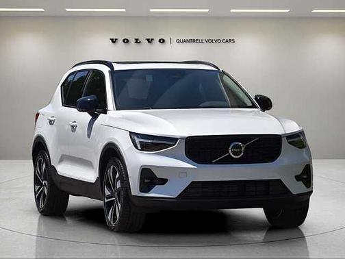 2025 Volvo XC40 Plus