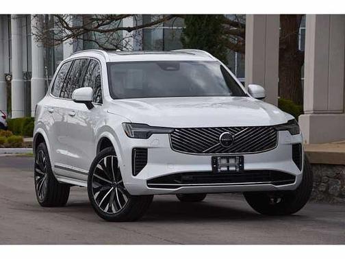 Crystal White 2025 Volvo XC90 Ultra
