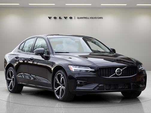 2024 Volvo S60 B5 Plus Dark