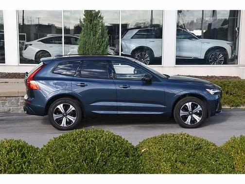 2025 Volvo XC60 Plus