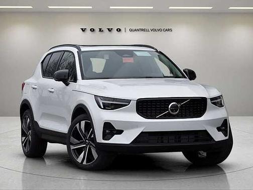 Crystal White 2025 Volvo XC40 Ultra