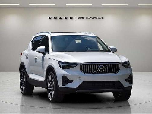 2025 Volvo XC40 Plus