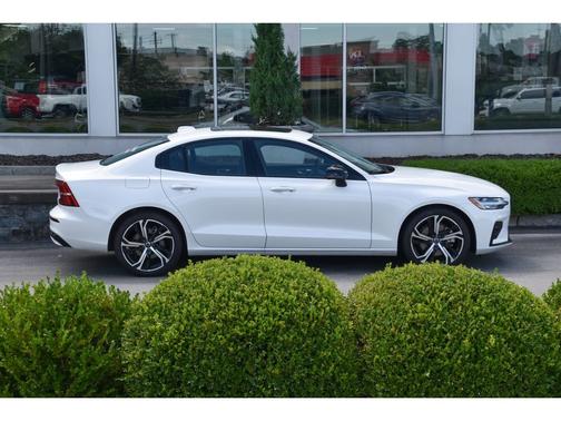 2024 Volvo S60 B5 Core Dark