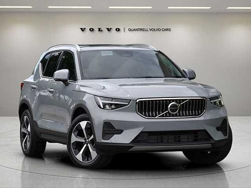 2025 Volvo XC40 Core