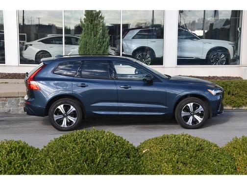 2025 Volvo XC60 Plug-In Hybrid T8 Plus