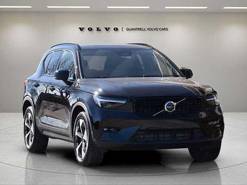 2025 Volvo XC40 Plus